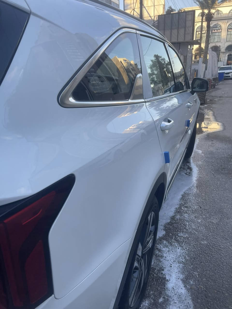 للبيع سورنتو 2023 /خليجي / رقم بغداد انكليزي/ 
السياره ضمان الشركه الدولية
*ماشيه(((44 الف))) قابل للزياده
(( مواصفات السيارة ))
محرك//6سلندر 3.5لتر
اربع وضعيات قيادة
بصبة تشغيل+بصمة ابواب+تشغيل عن بعد
*كير موس
*مثبت سرعه
*سايد بريك بصمه
*حساسات اماميه خلفيه 4 جهات
*ضوئيه زينون+LED+كاشفات
*باك لايت LED 
*كامرا/360درجه/ دواره
*شفتان مقود
* اضاءه داخليه هادئه لمس ( الاضاءه ثلجيه امامي خلفي من جانبين الكراسي الخلفيه)
* مقاعد مخمل ( كهربائيه) 
*شاشه لمس تبريد 
*ثلاث قطع تبريد 
*نظام -مانع انزلاق+نزول منحدرات
*اشاره بالمري الجانبيه
*منفذ طاقه + شاحن لاسلكي 
* صندوق كهرباء 
بعد بيه مواصفات اكثر 
للاتصال *********** 
سعر 293 وبيها مجال 
ممتواجد على فيس بوك 
بغداد /المنصور
