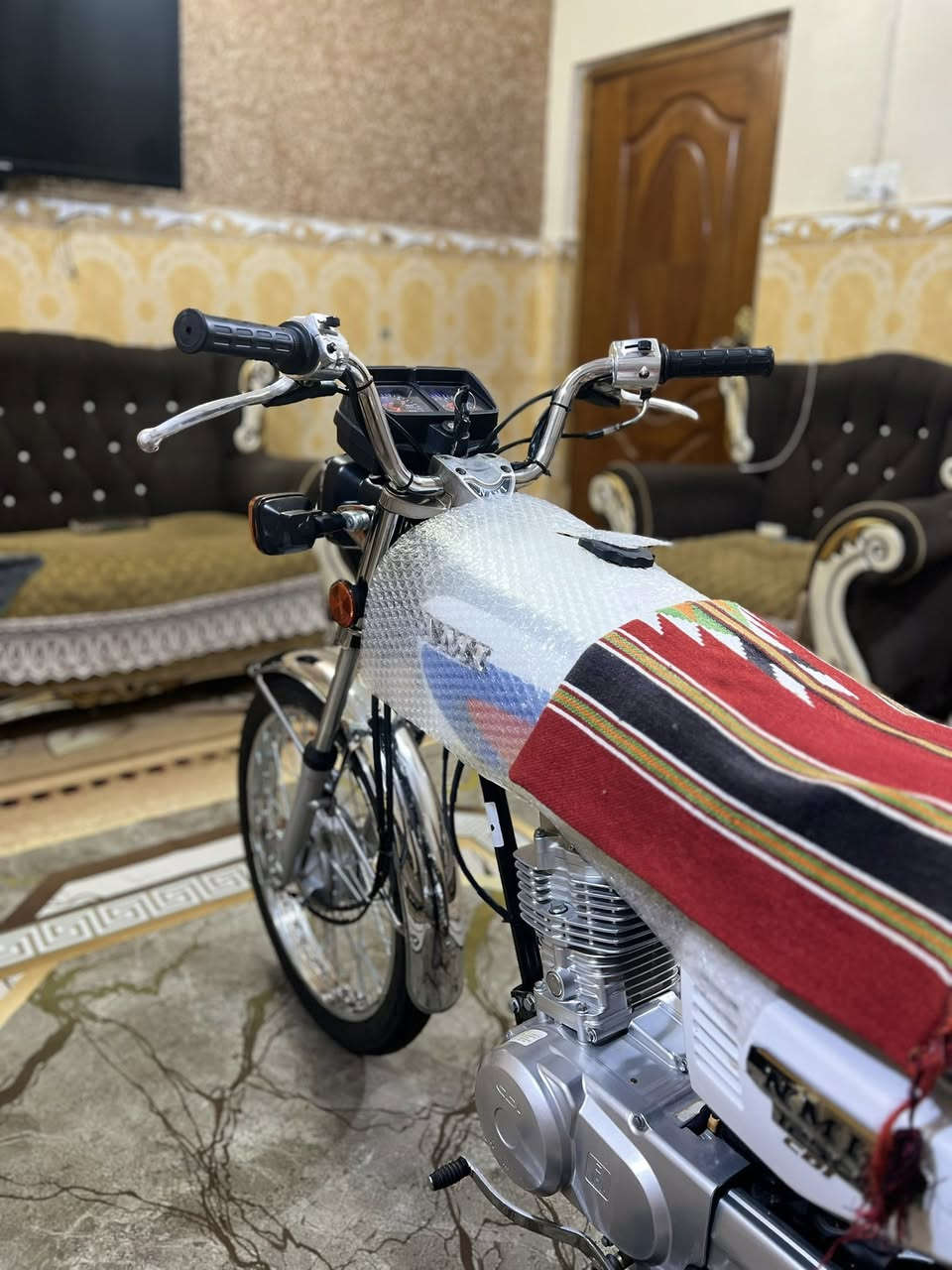 سلام عليكم نامه شلامجه نضافه تجي شوف بعينك لمديل 23الستفسار عل رقم***********
