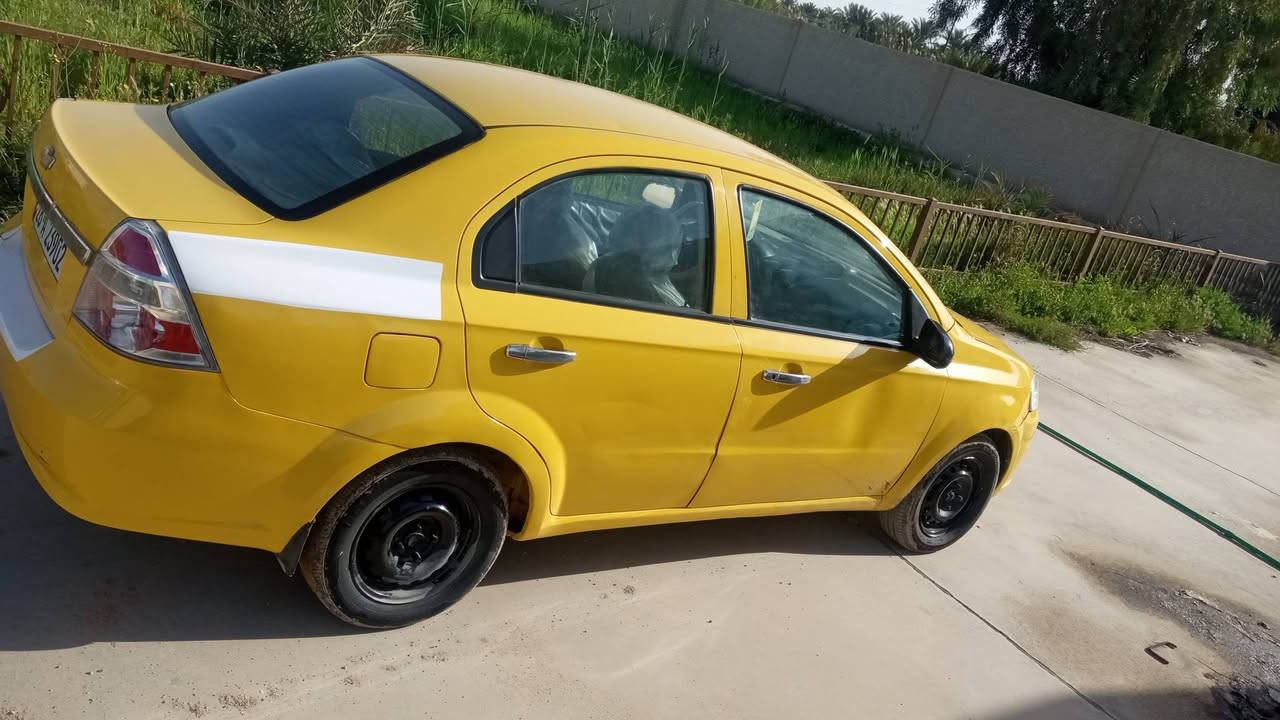 افيو موديل 2010  مكينه وكير وحداديه وتخم تاير وتبريد شرط رش جماليه والباقي مكفوله السياره مصفره هيه وغرمات المكان السياره الرميثه الهلال ستفسار عل الرقم ***********
