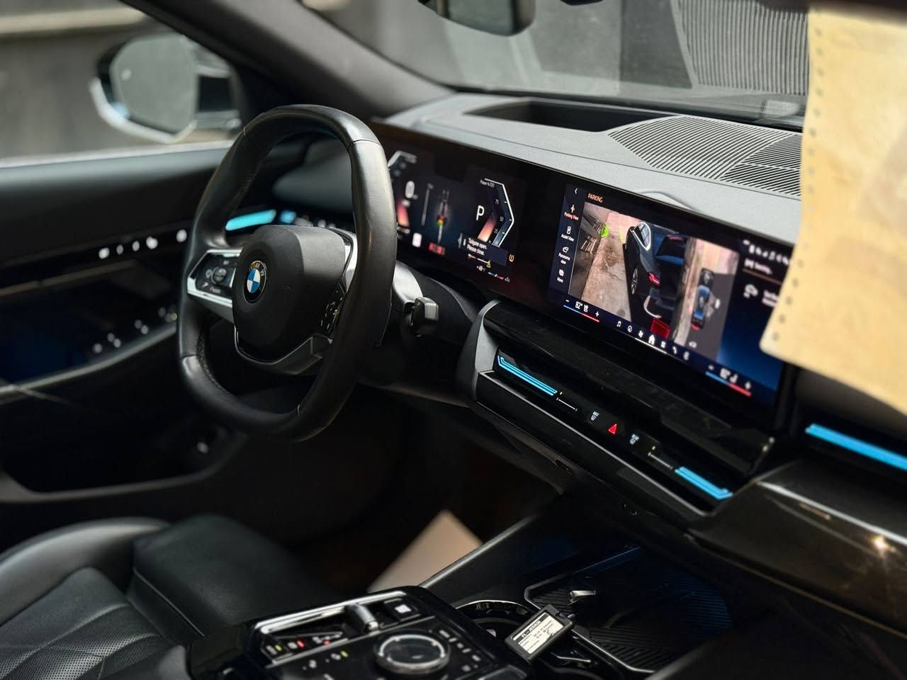 BMW 530i Luxury Line
موديل 2024
المحرك 4 سلندر توين باور تيربو
المسافة المقطوعة 47 الف ميل
نظام الدفع تو ويل
اللون اسود كذابي نفطي طوخ

السيارة كلين تايتل
كفالة عامة

المواصفات
داتا شو لاينر مع كيج وعداد الكتروني
فتحة سقف
كاميرات عدد 5 مع كاميرا داخلية لتسجيل الغرفة
عدسة مراقبة القيادة
رادار امامي
رادار 360 درجة
رادار النقاط العمياء
رادار تحديد المسار وخطوط الشارع
كشنات هيت مع خزن ميموري
كشن داينمك
ليد داخلي متغير ليزري
التحكم بالصوت وتغيير الاغاني عن طريق الاشارة
لايت اوتو عالي وناصي
ماسحات جام اوتو
تشغيل عن بعد
اوتو ستارت
اوتو هولد
دشبورد ليزري بعدة الوان
صندوق كهربائي بصمة
يفتح بالقدم
يفتح عن بعد
نظام صوت هارمان كاردون
داخل جلد اسود

ملاحظة
يوجد شخط بسيط بزواية البونيد ناتج من الشحن وتم تكحيله تكحيل بلادي بمساحة شبر تقريباً

السيارة تمشي 90 يوم وبعدها تترقم شمالي
سعر الرقم 11 ورقة

رقم صاحب السيارة 
***********
