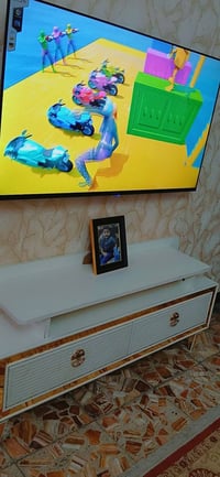 ميز بلازما • ١٢٥سم • نضيف