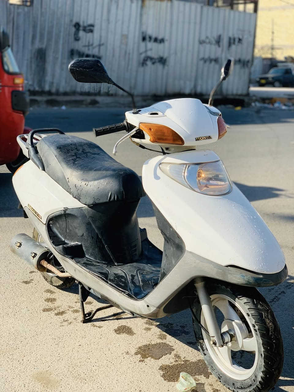 السلام عليكم دراجه سبيسي 100 
مكينه مكفوله 
بيه دبلات اماميه فقط 
الشراي يتصل ***********
مكاني الشعب
