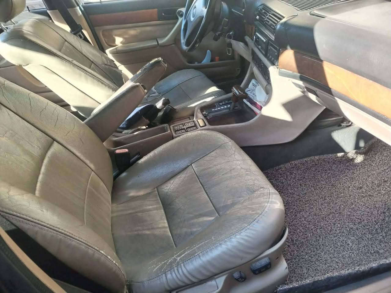 السلام عليكم
رمضان كريم ومبارك عالجميع ان شاءالله

للبيع بي ام موديل ٩٢ مكينه مسكر ٨سلندر محرك بي بخار بس مينقص الازير عليها هوايه صافي مابي اي خربطه مابيها ظربه صبغتها حلوه سيارك نصبه هم حلوه كشنات كهرباء تبريد منظومه كله جديد على ايدي ويله خليه سلايد روف شغال كهربائيات كلها شغاله رقم بغداد دولي باسم صديقي تحويل مباشر مابيع الا عقد مروري السعر ب ٤٨ وبيها مجال
للاستفسار 

***********

***********
