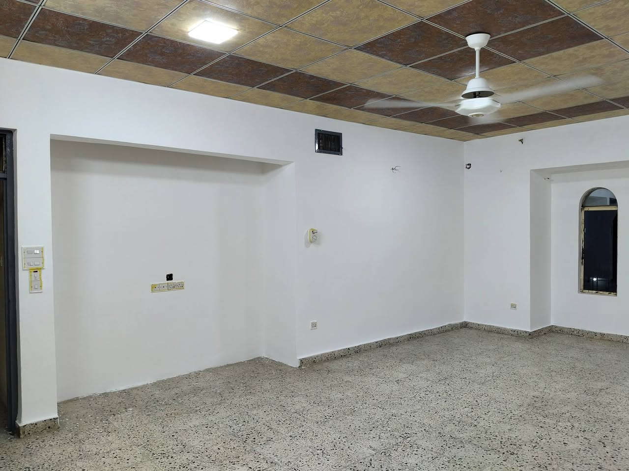 مستعدون لصبغ المنازل داخل وخارج ووتر ستوب ومانع رطوبه ..والحديد..ابواب وشبابيك 
وبكادر مميز وبأسعار مناسبه 
للتواصل على الخاص او الاتصال على الرقم 
***********/ واتساب
