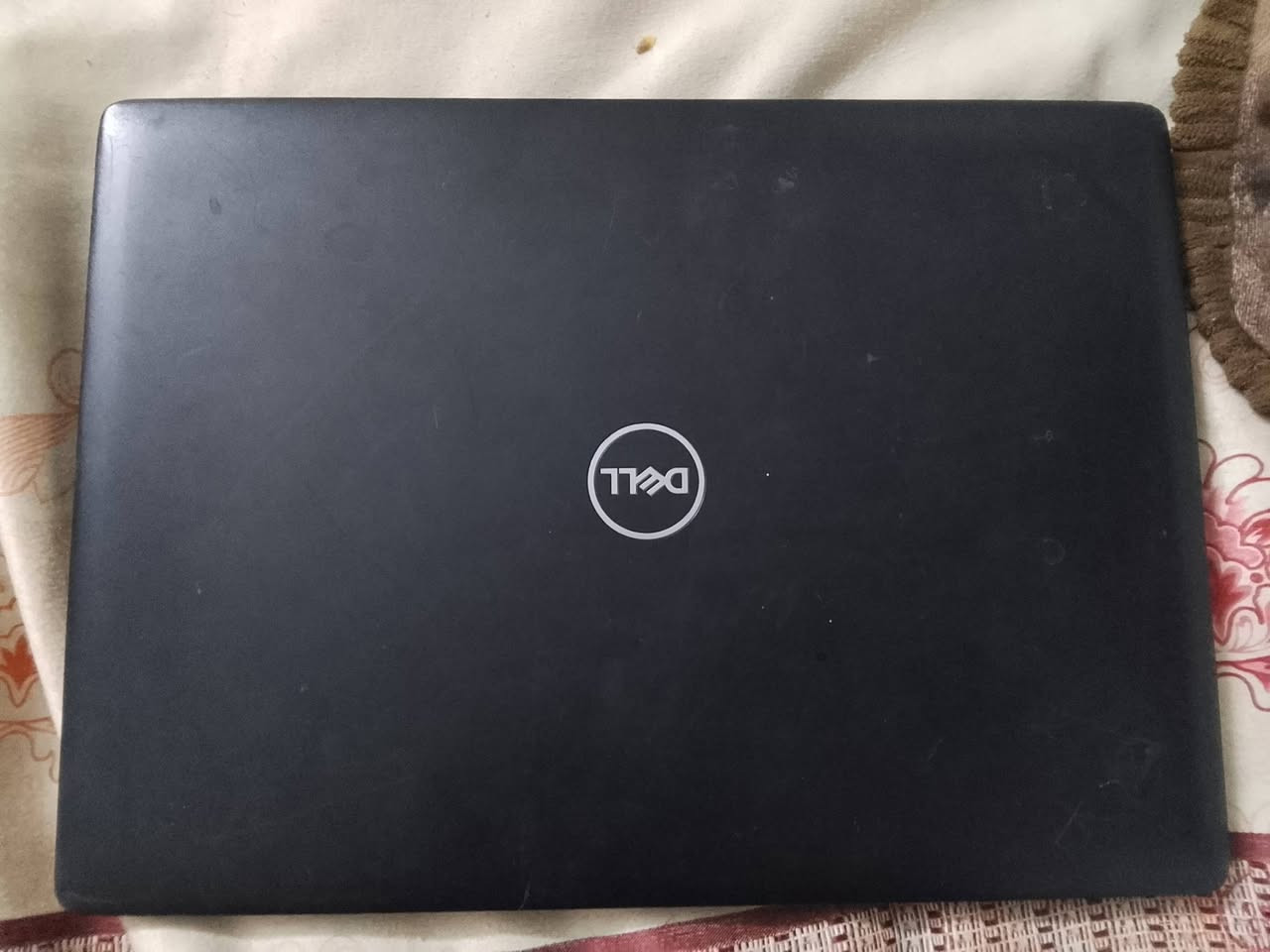 السلام عليكم ورحمة الله  للبيع لابتوب Dell Latitude – موديل 2018
💻 لابتوب Dell Latitude
📅 سنة الصنع: 2018
✅ الحالة: نظيف كما موضح بالصور.
⚠️ ملاحظة: يوجد عطل، اللابتوب يعمل فقط عند توصيله بالشاحن (البطارية لا تشغل الجهاز).
💰 السعر: 180 ألف  وبي مجال راسلني على الخاص


**إذا كنت صاحب هذا الإعلان وتريد حذفه لأي سبب، رجاءا أرسل رسالة إلى الدعم الفني**