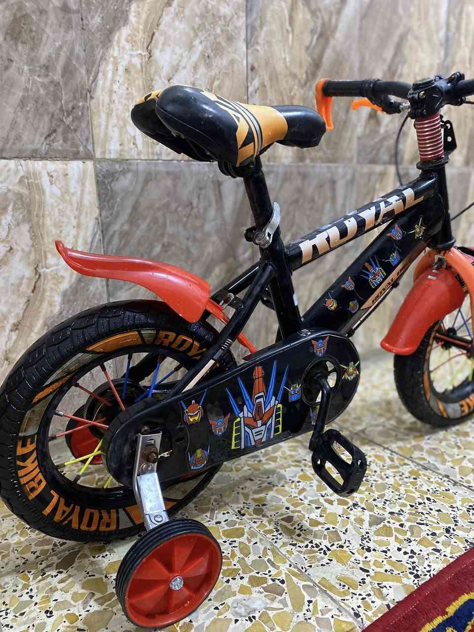 بيسكل حجم 12 مستعمل قليل نضافه 100‎%‎ مكاني قطاع 28 شراي اتصل ***********
