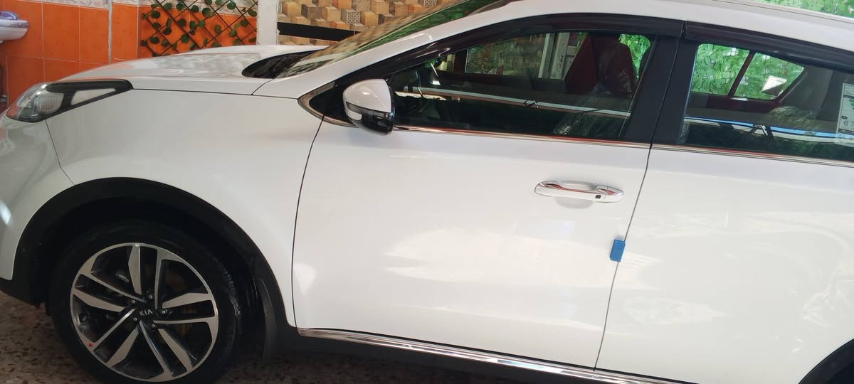 للبيع كيا سبورتج موديل 19 شكل 20 فول مواصفات الجيتي لاين 1/1 بصمه بانوراما كشنات جلد كهرباء صندوق كهرباء وباقي المواصفات المعروفه الفول سياره جديده وجاهزه تخم اطارات جديد مكفوله من الصبغ العنوان بغداد والشراي يتصل ***********
