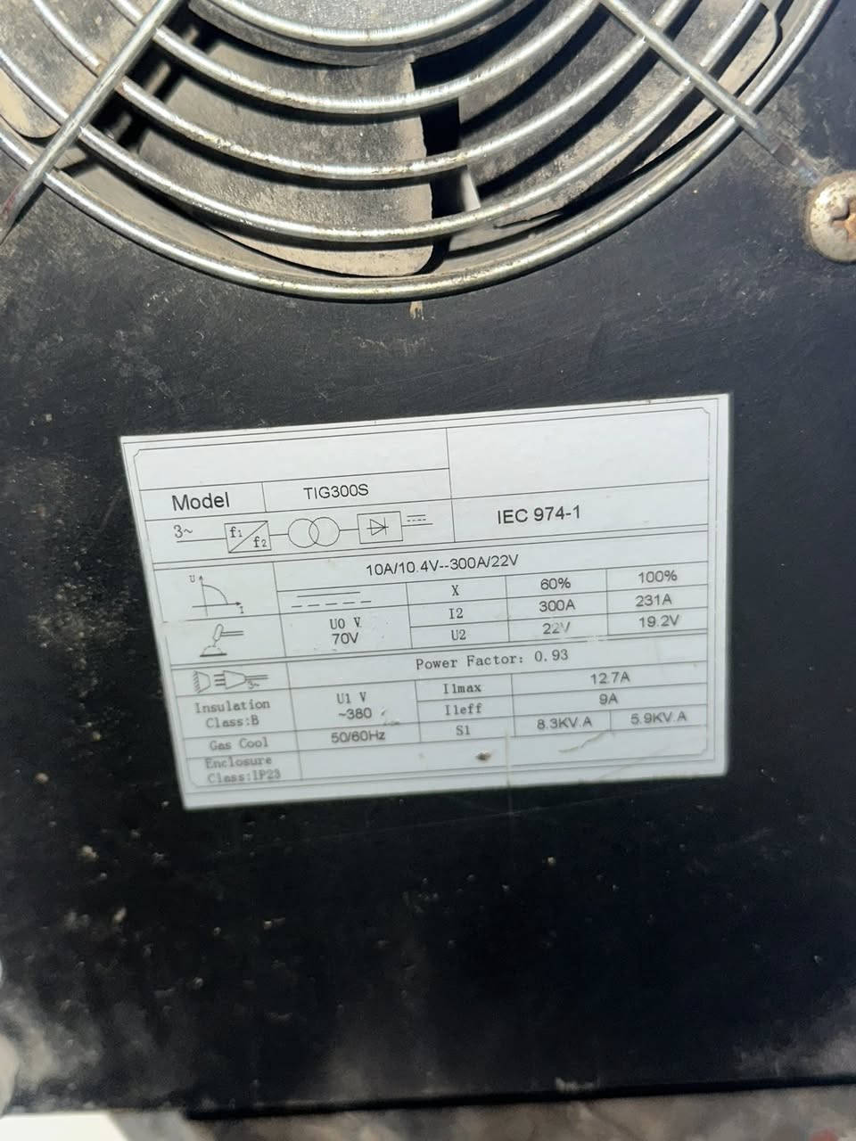 مكينه لحام للبيع 

نوع جسيك 

300 A 

 نظام اركون فقط 

ثري فيز 

نضيفه جدا جدا 

***********
