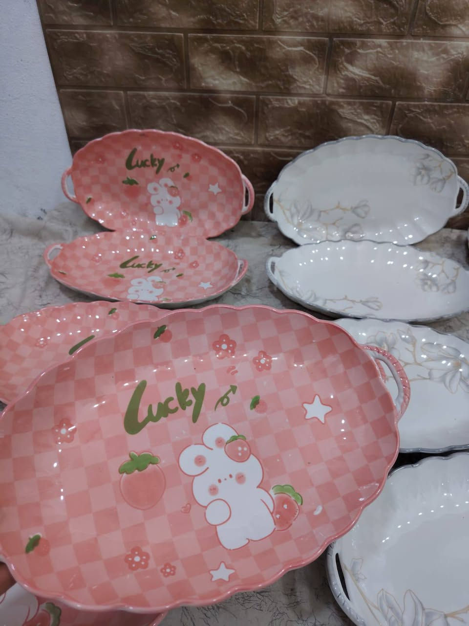 ما شاء الله جمال الابلام لتجنن كلشي ترهم كليجه 🤭🤍 حلويات مشاوي
قطع مميزات ونادراً طبعن بالواقع احلى حجم30 سنتيم ومضلعه قطع قليل متوفر منها❤️‍🔥🙈


**إذا كنت صاحب هذا الإعلان وتريد حذفه لأي سبب، رجاءا أرسل رسالة إلى الدعم الفني**