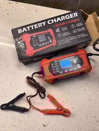 شاحن بطاريات • إلكترونيات