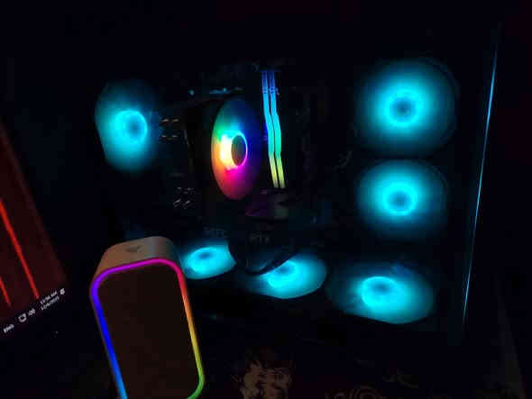 نظافة 100% 
المواصفات:
•  msi RTX 3060 12GB
• Ryzen 5 5500
• RAM 16GB
• M.2 NVMe 1TB
• باور سبلاي 650W
• شاشة 27” – 165Hz – 0.5ms
• Windows 11 Pro مفعل

تشغل كل الألعاب الحديثة على إعدادات عالية بدون مشاكل 🎮

💰 السعر: 1,100,000 دينار وبيها مجال

مكاني بغداد واكو توصيل 
للتواصل خاص او واتساب 
***********
