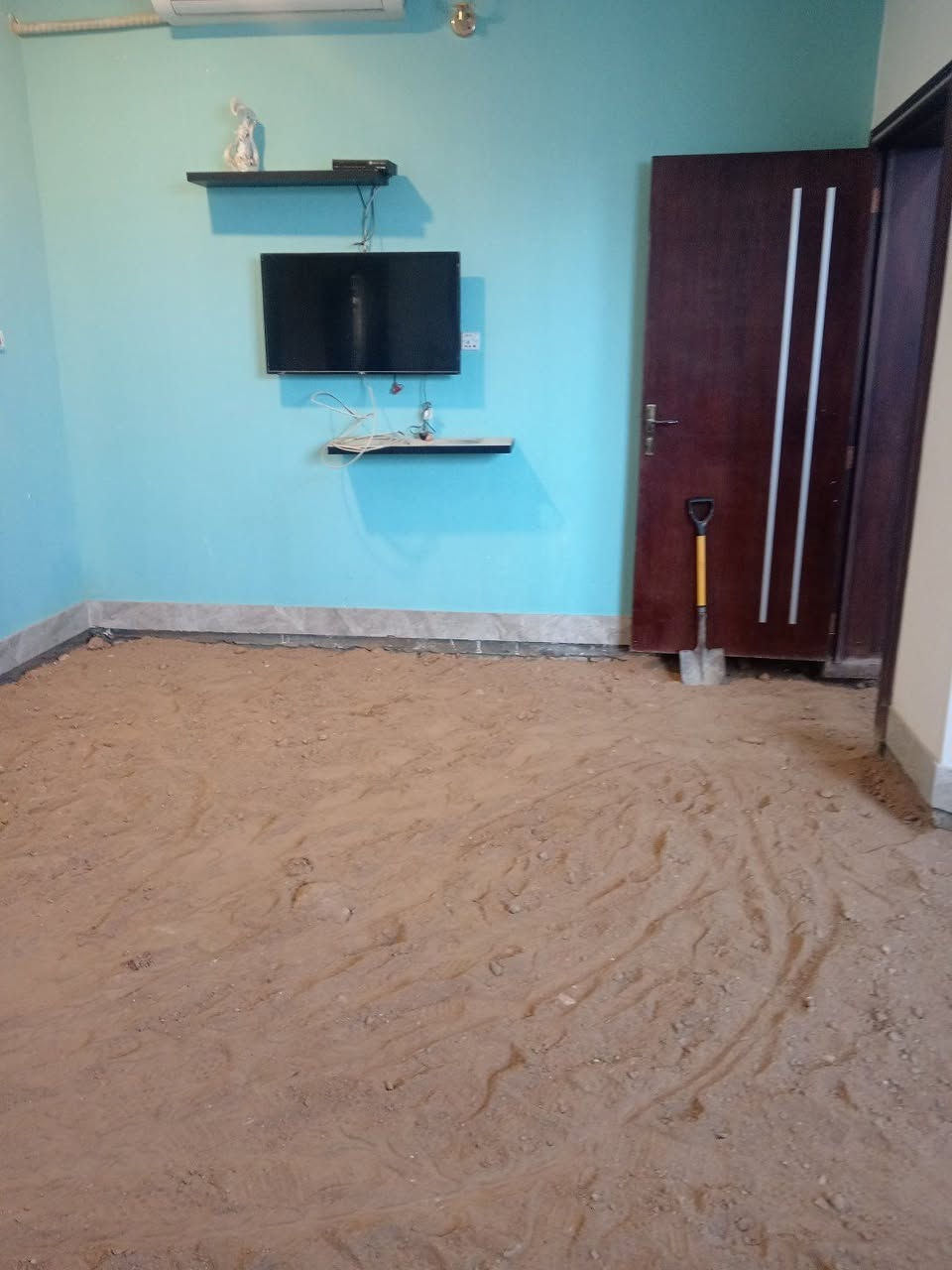 جانب من اعمالنا اليوميه تدخيل وفرش سبيس
مستعدون لكافة الأعمال الحره تدخيل سبيس وحدل وتجهيز السبيس شرط كشاط وصب ارضيات ودنك وخزانات وتزفيت وتصعيد مواد وتنظيف ارضيات من الجص ولاسمنت والانقاض ***********
