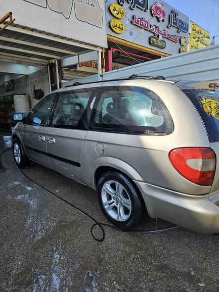 السلام عليكم دوج كرفان ٢٠٠٥ الطويله محرك ٣٣٠٠ رقم نينوى جديد مال كصه مع التفرعات مصبوغه عام السعر ٧٥ مكانه بغداد للتواصل ***********
