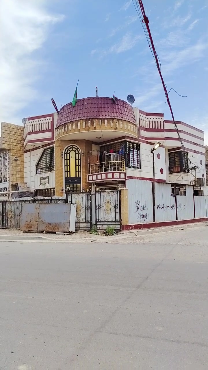 السلام عليكم دار للبيع المساحة 150 متر ركن واجهه 10 نزال 15
يحتوي على استقبال مطبخ حولي خدمات صاله غرفتين نوم طابق ثاني 4 غرف نوم وخدمات بناء نظيف جداً موقع مميز يقع على شارع الضغط للاستفسار *********** مكتب المنتظر للعقار
استقبل جميع عروضكم من بيع وايجار وشراء وتعقيب كافة المعاملات عنوان المكتب ام الكبر و الغزلان قرب مركز شرطة ام الكبر مجاور موبايلات أحمدفيو

