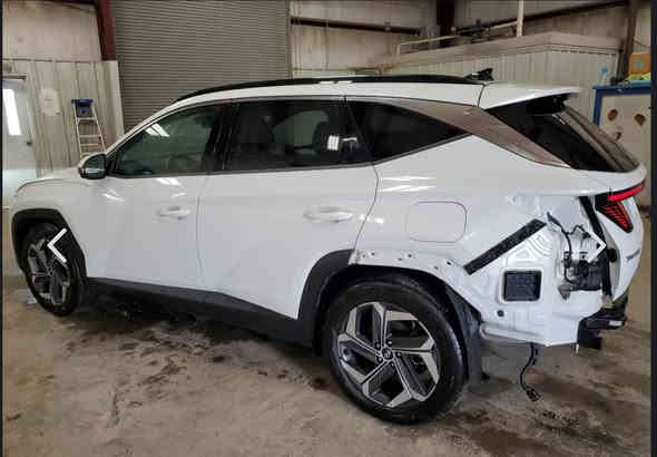 سلام عليكم من رخصت أدمن المحترم ……….. توسان موديل 22 واردامريكي حادث خفيف جدا شبه الكلين فول الفول داخل ابيض كامرات رادارات بنوراما حساسات تمشي بالريمونت امام وخلف ماشيه مشي امريكا 47 وهنا صار 66 ع ايدي دهن ب100 الف الاصلي بانزين كله محسن حالة الزيرو تخم تاير جديد ياباني بمليون متصرف عليها ولا الف والحمدلله مكان بغداد جديده
ممتواجد فيس للأنتصال 
السعر 225 بيها مجال انشاء الله 
ا***********
