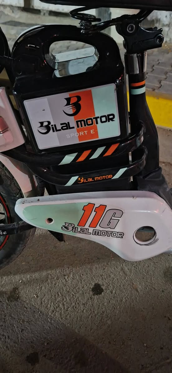 دراجه شحن C11
 بطارياته تعبانه كهربائيات كله شغاله
 السعر 130


**إذا كنت صاحب هذا الإعلان وتريد حذفه لأي سبب، رجاءا أرسل رسالة إلى الدعم الفني**