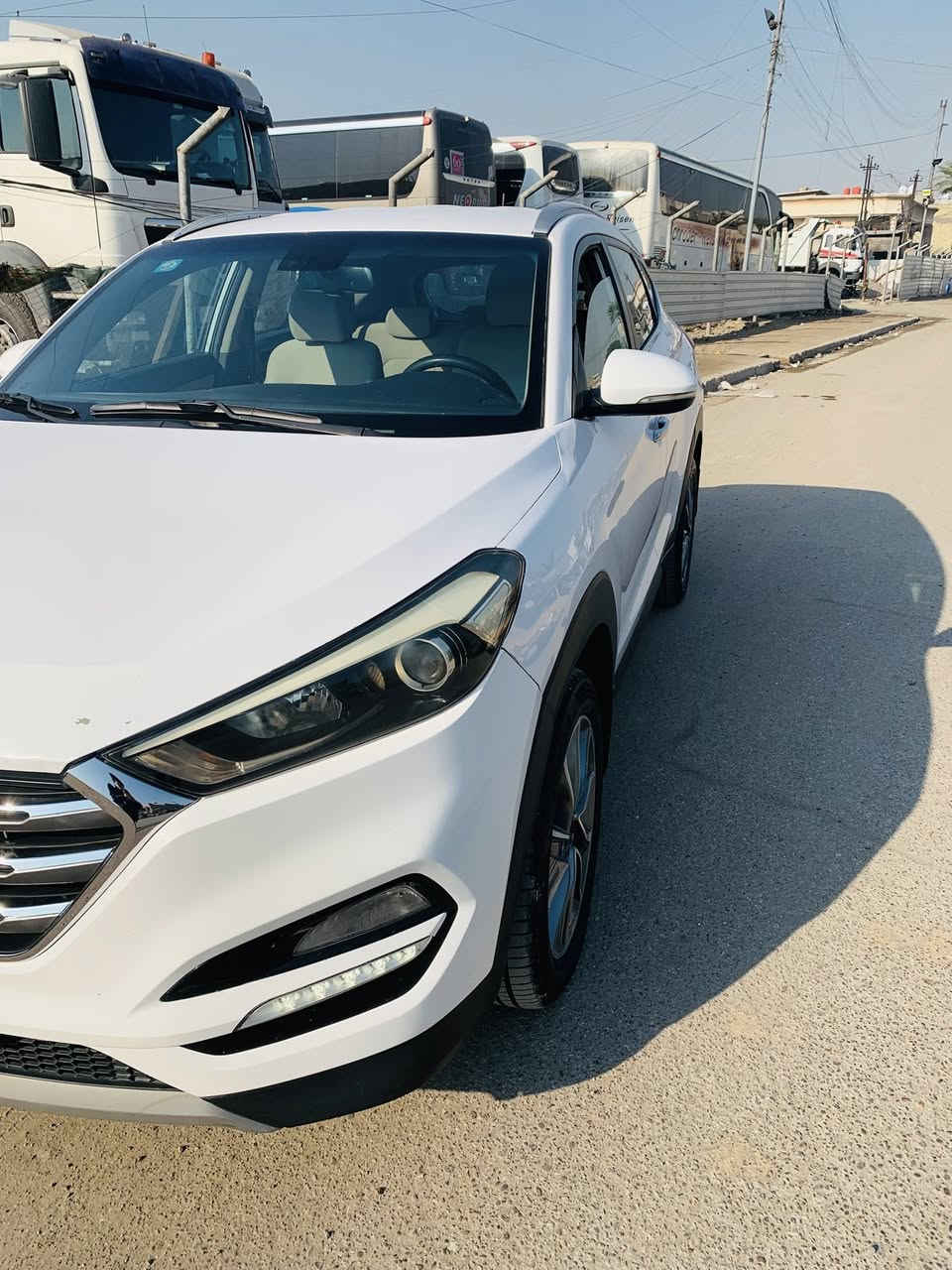 السلام عليكم 
توسان 2018 خليجي 
محرك 2000 دوش 
قطعتين تبريد 
حساسات امامي وخلفي 
تحكمات ستيرن 
لد نهاري 
لايتات بلادي مالتها 
سيارة نضيفة وخير من الله 
فقط ربع طرف البنيد صبغ 
سعرها 170  وبيها مجال 
مكاني بغداد البلديات 
***********
