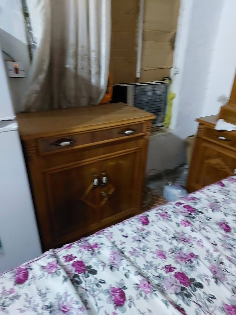 السلام عليكم  غرفه نجاره صاج استخدام اشهر للبيع  للتواصل عله هذا الرقم***********

