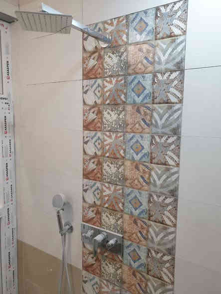 دار للبيع حي السلام في النجف. ( 100م )  طابق و نص جديد خلف الشارع العام. شارع 10  الجهة المقابلة إلى سنونو السعر (  222 مليون ) الطابق الأول غرفة و صالة و إستقبال و مطبخ مع مجموعتين صحيات. الطابق الثاني غرفة و صالة و صحيات. مكتب الغدير للعقار ***********
