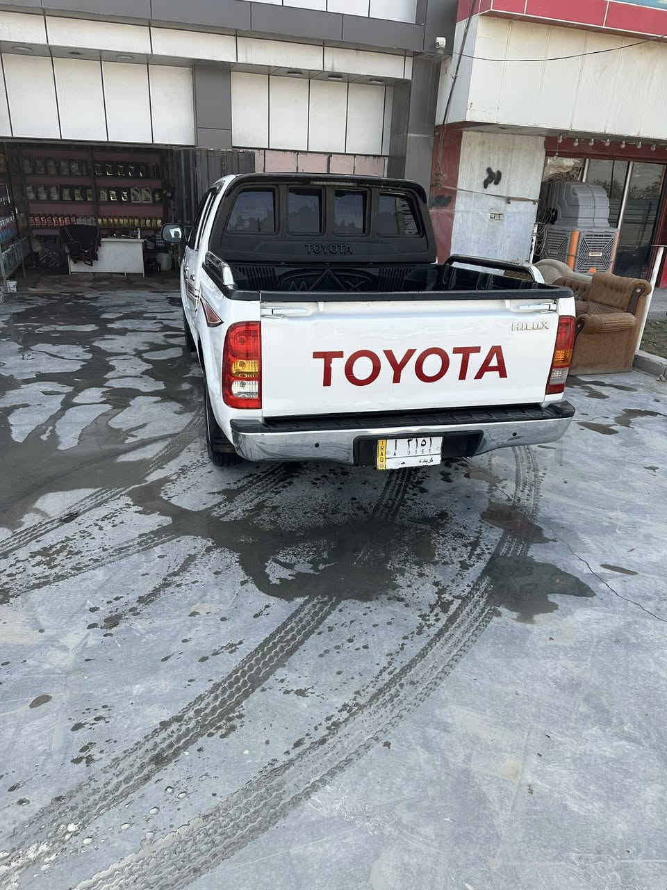 سلام عليكم ورحمة بيكم 2006 كفاله جديده. عدا البنيد صبغ بدون ضرر
كير مكينه حداده تخم تاير تبريد ثلج جاهزه اي نقص مابيه.  مكانها.  كربلاء. *********** 
130 بيه مجال.
