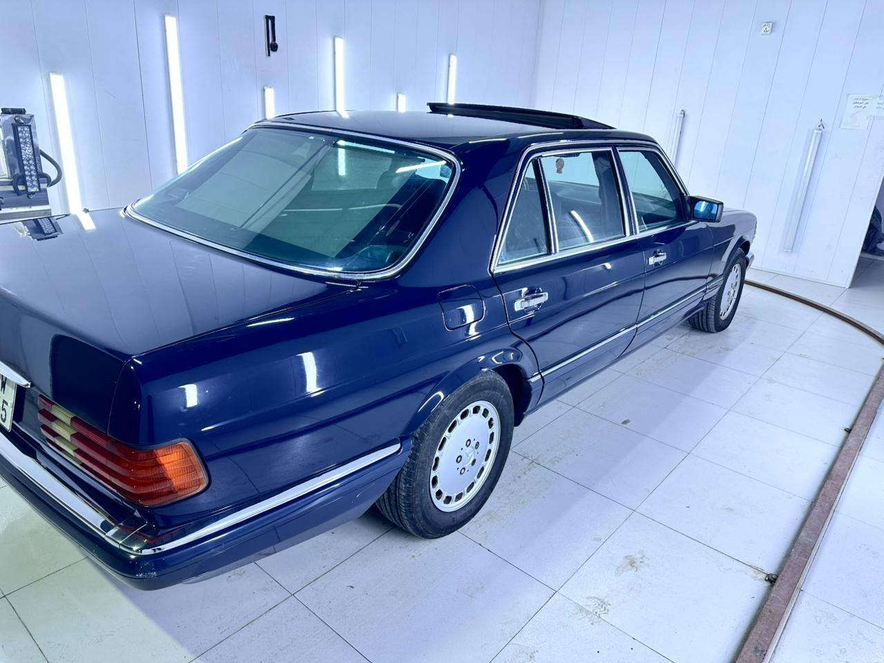 مارسيدس رأسي 1991  V8 560 SEL اصل وارد يابان 
رقم بغداد دولي بسمي
سياره جديده وجاهزة وكلشي بيه بلادي على وضع الشركة مكفوله من التعمير شرط
ماشيه 173 الف كيلو متر شرط قابله للزياده 
بيها 3 قطع صبغ والباقي مكفول وبيها جراد قليل بالقماره
مواصفات السياراة
كشنات كهرباء امامي وخلفي مع خزن ميموري
تتدفئة بالكشنات 
برده كهرباء
ستيرن كهرباء 
اريل كهرباء بلادي
كروز سرعه شغال
مسجل بلادي كاسيت مع سيدي جنجر بالجنطه 12 قرص والريموت البلادي هم موجود وشغال
ماسحات لايت شغالة
تقسم لايت شغال
سويج عدد 2 
كتلوكات وصيدليه كامله
فتحة سقف طگتين 
سويج واحد لجميع الأبواب 
سنتر لوك
دبل مروحة 
دبل فيول بم
تبريد تتدفئة
مكينه كير حداديه تاير كله جديد 
دبلات خلفيه هيدروليك شغالة 
السياره جهازه وبدون اي نقص
وشرط مكفولة من التعمير 
مكاني كربلاء المقدسة

رقم صاحب سياره
***********
