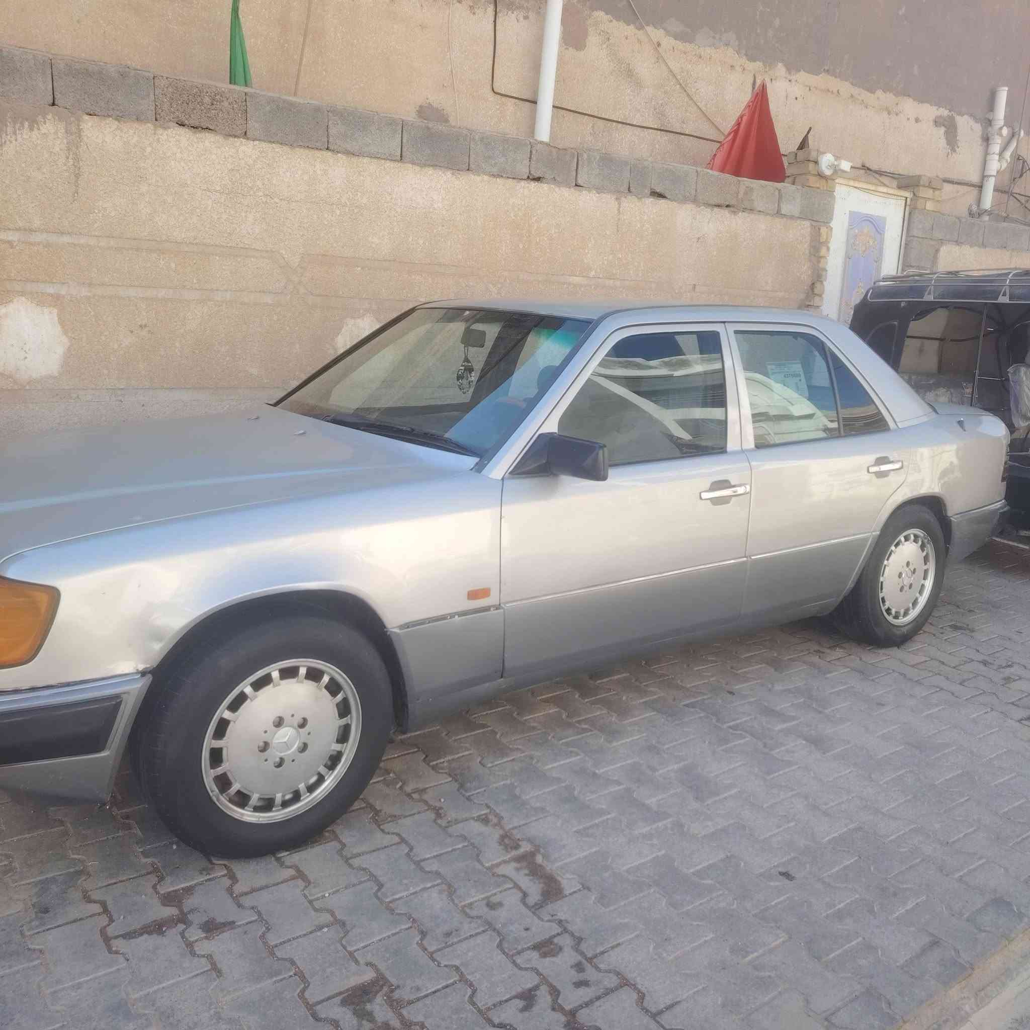 سلام عليكم مارسدس موديل 88 بسمي كير ومكينه مكفولات سياره مامحور شرط نضافه بلاد حداديه تخم تاير تبريد قواعد دبلات جدد سياره مكفوله اسعر 47 وبيهه مجال ***********
