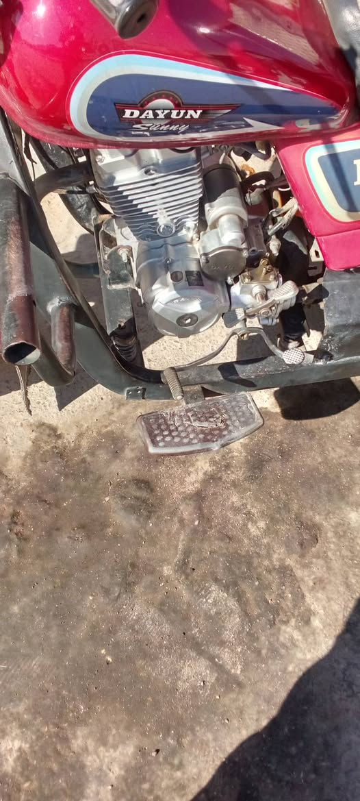 ستوتة موديل16للبيع  اوراق أصولية  مكينة 24 شرط مامفتوح برغي بيها شاصي مكفول من الركبة للاخير  تأيرات نضاف. كهربائيات كلها شغالة نكرة سلف.  الاستفسار علة الرقم ***********. او خاص مفتوح. المكان داموك
