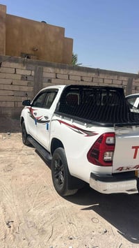للبيع 2021. فيها ضربة في الجاملق وشبرين صبغ ب البدي. الباقي مكفول عام....