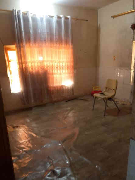 توفر بيت للإيجار في البراضعية مساحته شاسعة 200 متر وبي حديقه وكراج وسعره جدا مناسب 500 الف بس بي غرفتين ومطبخ جبير وديوانية البيت مضلوم بالصور السلبية الوحيده الي بالبيت بالحديقة اكو برج اتصال فقط | للإستفسار *********** |#زين_المنصوري
