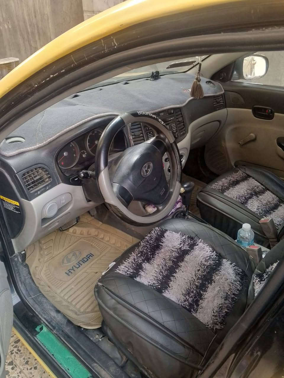 اكسنت امريكي حادث بسيط 2010 السعر 90 وبيه مجال ***********
