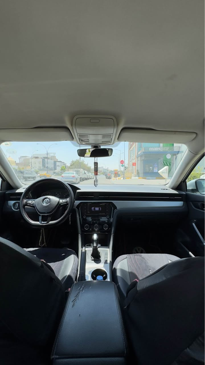 �✨ للبيع | فولكس واجن باسات 2020 خليجي ✨🚘

🔥 سيارة نظيفة جداً وجاهزة للاستخدام، من أنظف السيارات المعروضة بالسوق وبسعر منافس جداً. 🔥

📋 المواصفات:
🔹 موديل: 2020
🔹 اللون: سلفر 🤍
🔹 محرك 2.5 لتر | 5 سلندر | تنفس طبيعي
🔹 لايتات LED 💡
🔹 تبريد قطعتين مركزي ❄️
🔹 شاشة كبيرة 📺
🔹 حساسات أمامية وخلفية 📡
🔹 مرايات جانبية قلاب كهرباء 🪞
🔹 حساس أوتو جام 🌧️
🔹 مثبت سرعة 🚗
🔹 تحكمات على الستيرن 🎛️
🔹 قفل الجنطة من داخل الدشبورد 🔐
🔹 رقم أربيل
🔹 بطاقة بنزين موجودة ⛽

📌 حالة السيارة:
✅ ماشية 270 ألف كم
✅ شائعة بالسوق كـ تكسي مطار
✅ كلين، فقط صبغ حزام
✅ بدون دواخل
✅ بدون فتحات
✅ بدون إيرباك مفكوك
✅ جاهزة من كل النواحي ولا تحتاج أي مصروف.

💰 السعر: 133 ورقة فقط 💵
🔥 أنسب سعر مقارنة بجميع السيارات المعروضة.

📞 للاستفسار والتواصل مع صاحب السيارة مباشرة:
*********** Singapore
