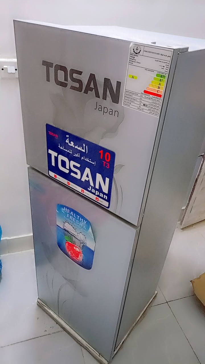 ثلاجه جديده لبيع سعر 275 رقم ***********
