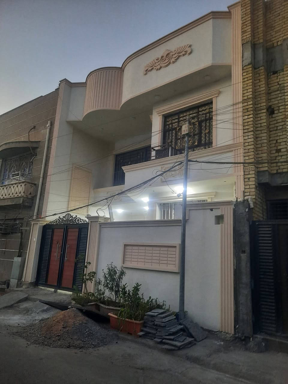 السلام عليكم خلفة مصري لباخ متفرغ شغل هندسي درجه اولي وأسعار مناسبه
شغل خشن وناعم وفوم وطلس وتشميع وجهات وتصفير 
*********** الرقم بي واتساب

