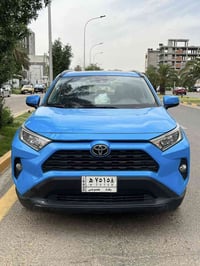 تيوتا  راف فور RAV4 XLE 2019  بانزين محرك ٢٥٠٠ سلايد روف داخل ابيض ٣ و...