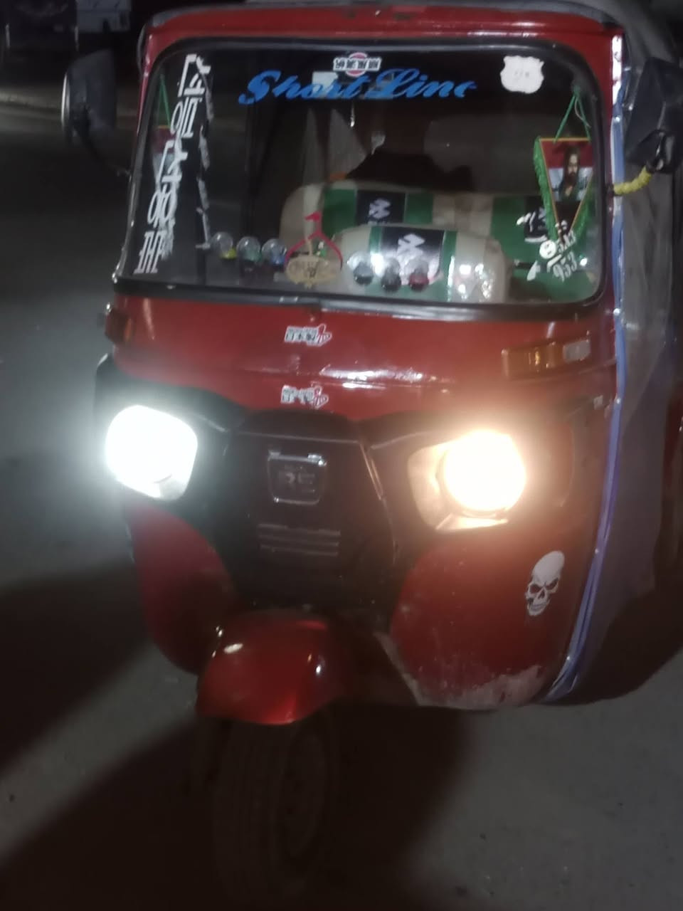 سلام عليكم تكتك للبيع موديل 16نظيفه مكينه 20 اوراق الهاشمي سعره ثنين ونص بيه مجال حك الجيه مكاني شعله ***********
