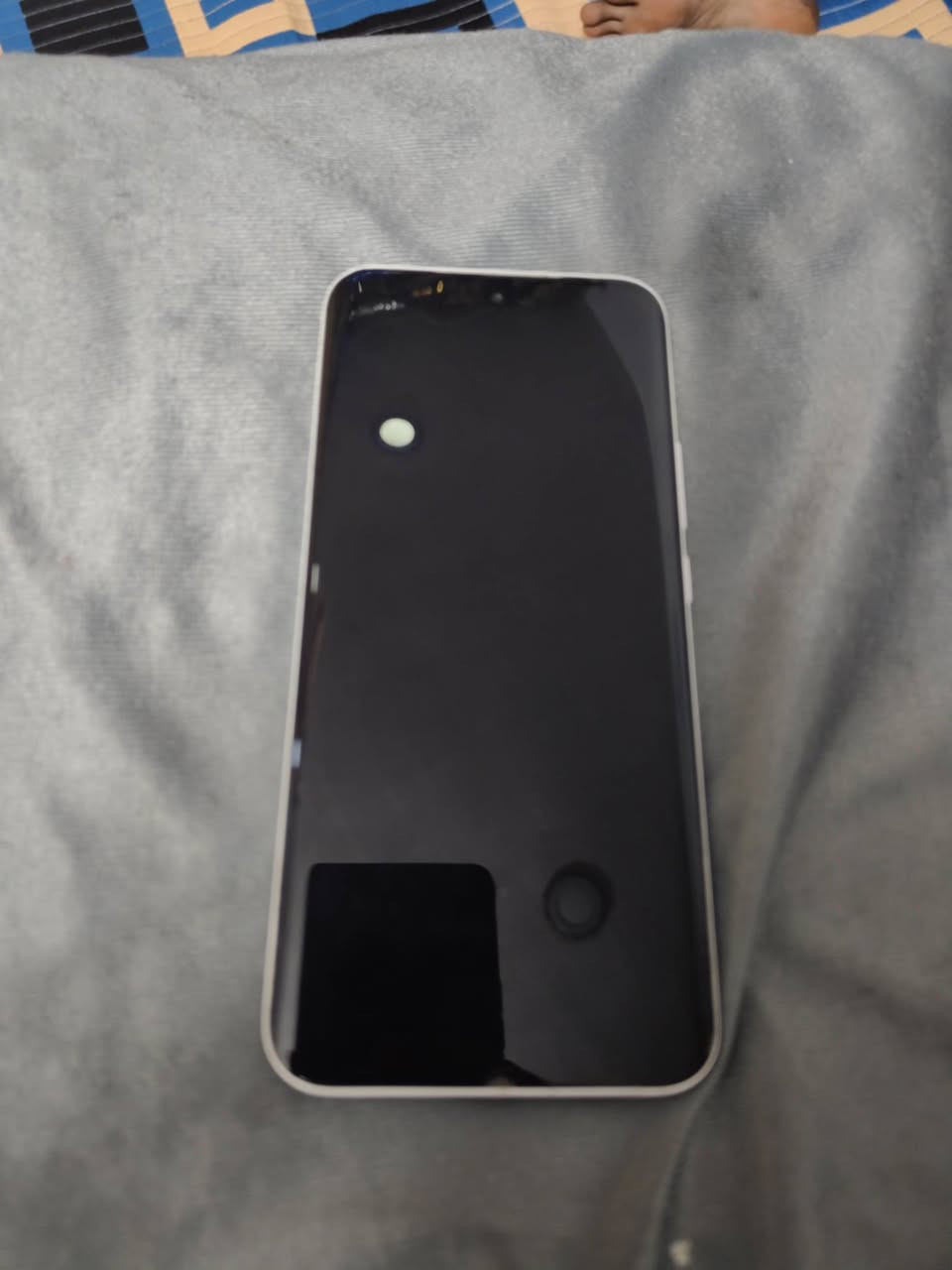 السلام عليكم موبايل تكنو بوفا اسليم الجهاز ما مفتوح معاه كرتونه جهاز 256 السعر 200 وبي مجال به كسر قليل بالشاشه صاير جوه *********** بغداد حي النصر
