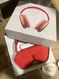 AirPods Max نظافة ٩٠٪؜   السعر 525   تواصل خاص او على الرقم  078228385...