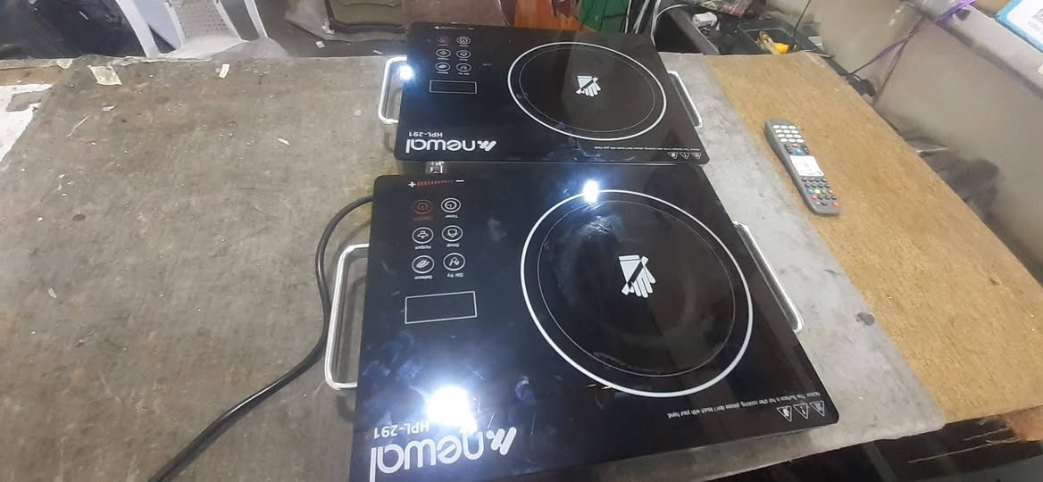 عالم الالكترون لتصليح شاشات البلازما والاجهزه إلكترونية وطباخات ليزري وتصليح مراوح شحن ويتوفر كنترول للشاشات بلازما وستلايت طوز سوق الكبير مقابل مطعم بازروز ***********
