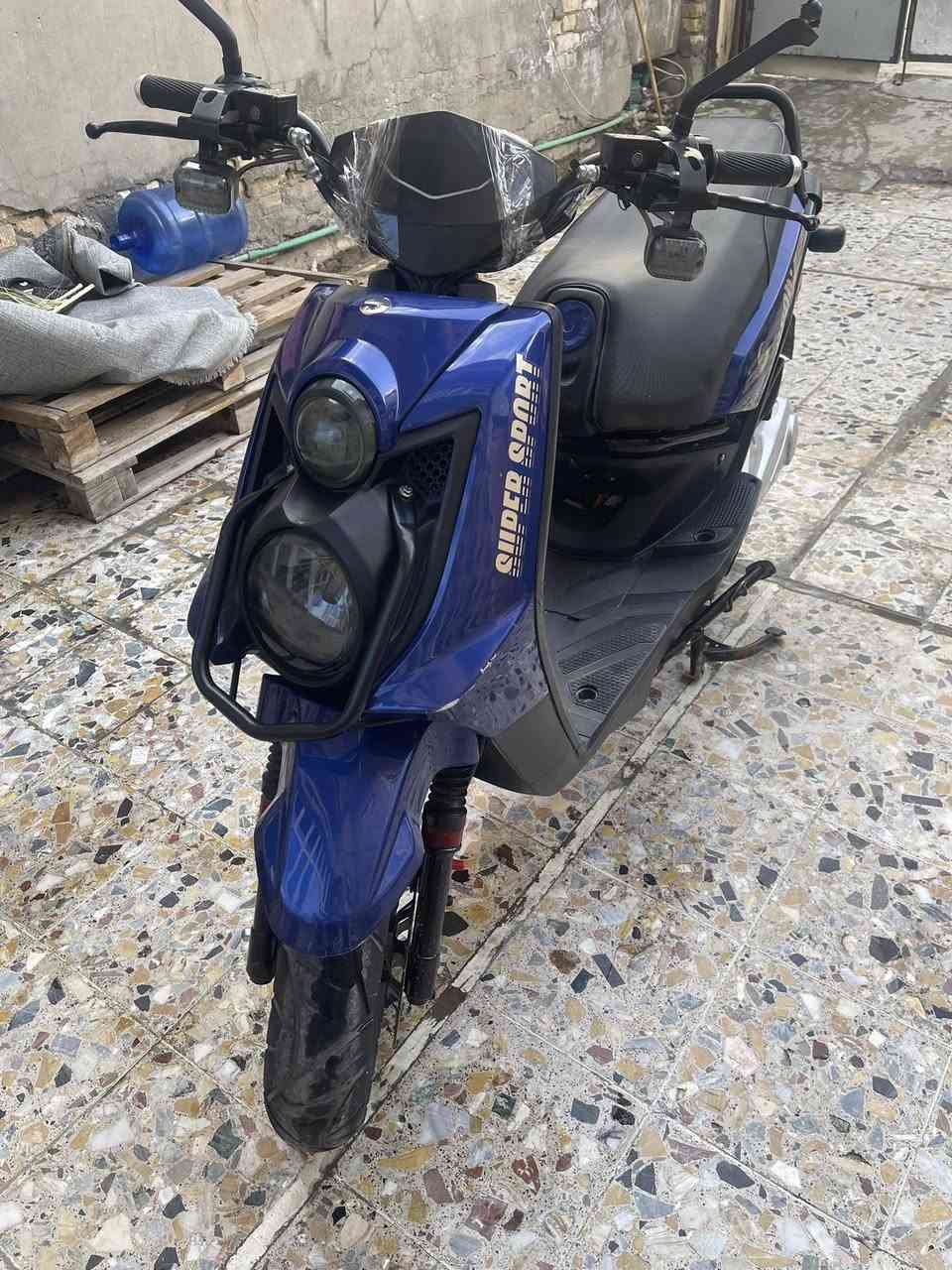 سلام عليكم دراجه شحن سكنس جبلي بطاريات ٦ مسطره تحتاج بطاريات فقط السعر ٥٠٠ وبيهه مجال 
***********
