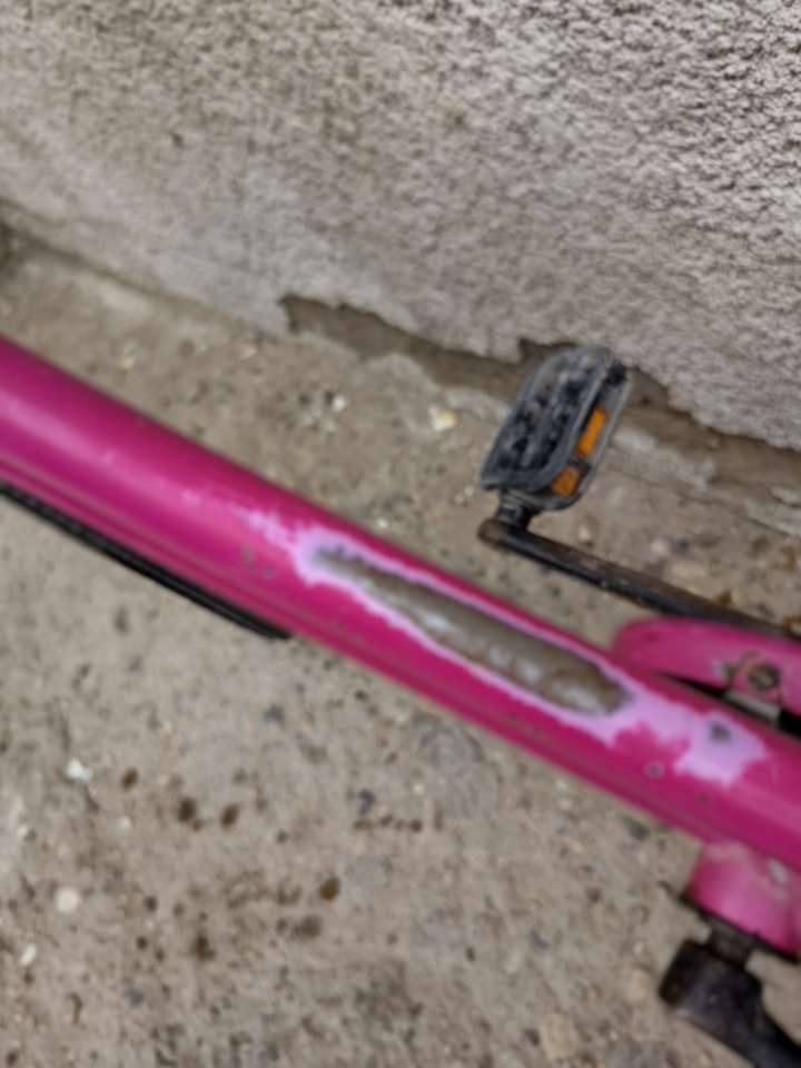 سلام عليكم باسكل بناتي البيع لون وردي سعر بدون غراض 75وبي مجال وبي جرده صغير واذا ويه الغراض ب100 الغراض 18فسفوره36كصبه وكوب شمسيه وشمسيه وست حمالات وكاسحه  وستان نص وب80بس الحمالات ووالفسفورات وطياريه ملاحضه الجاملغ الاصلي مكسور الوره وموجد والامامي كلسي مابي اطيك جاملغ جديد اسود وقطعه مصبوغه هو سكان


**إذا كنت صاحب هذا الإعلان وتريد حذفه لأي سبب، رجاءا أرسل رسالة إلى الدعم الفني**