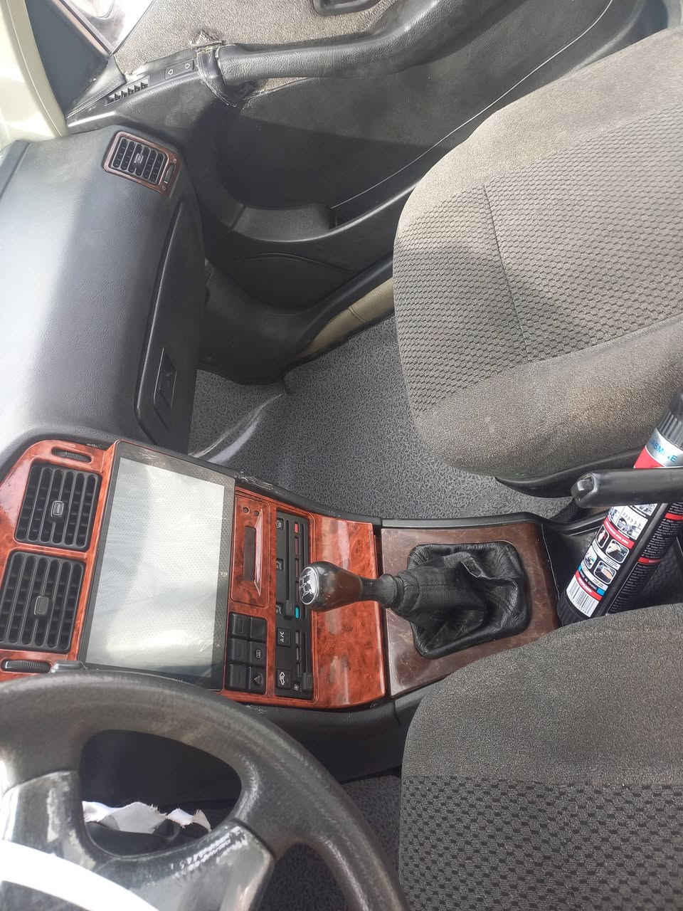 السلام عليكم بيجو بارس 2015 سياره جديده لا ضربه ولا صبغ ولا تبديل كير ومكينه وتخم تاير حداديه الصدر ودوشمه وشاشه كله خير من الله  مكان بغداد السعر 54 رقم الهاتف ***********
