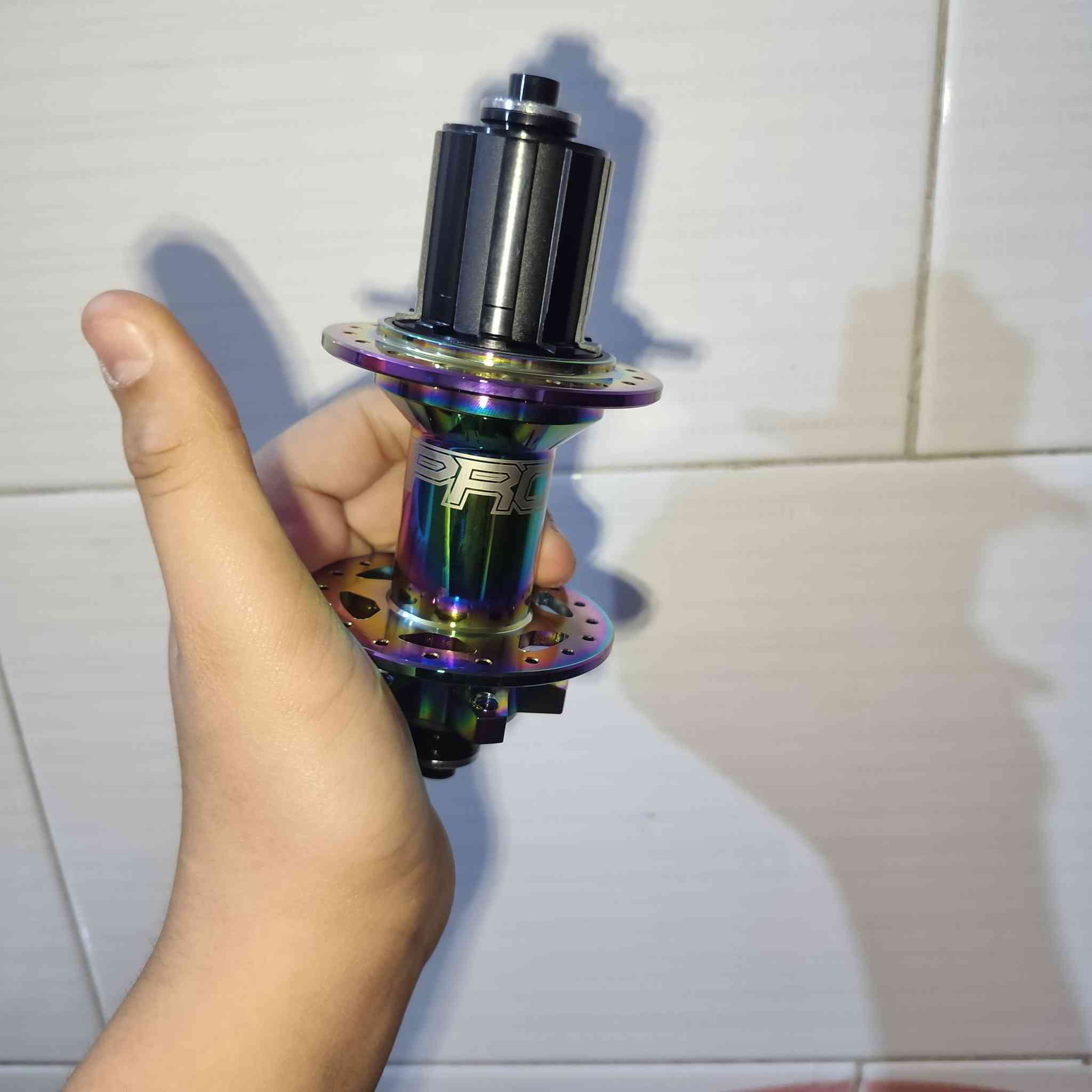 غراض بايك للبيع جديد غير مستخدم
الحذاء بايك لوكات جديد قياس  44 يلبس 43 السعر 15
بطيخه خلفيه من ماركه PRO4 سبع الوان  مع البيم مالته  36 سيم طرب السعر 15 للتواصل على الواتساب : ***********
