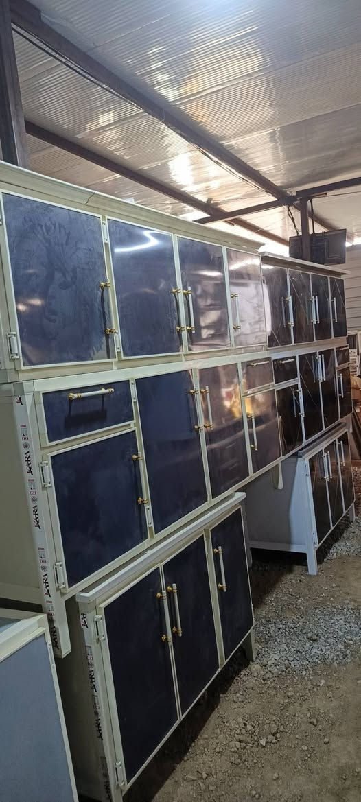 انواع الاثاث المستخدم والجديد في مزاد الرسول العنوان كاطون الرازي نهايه الشارع  لاستفسار ع رقم الهاتف *********** ملاحضه مستعدون لشراء كافه المواد المنزليه وغرف نوم 💤
