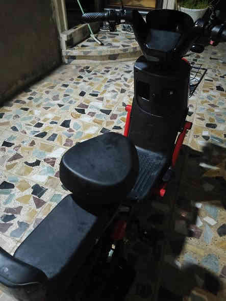 ماطور جديد مايعوزو دينار بطاريد 5جداد  حجمو 14 ماطور جديد مل بيت السعر 350 الرقم ***********
