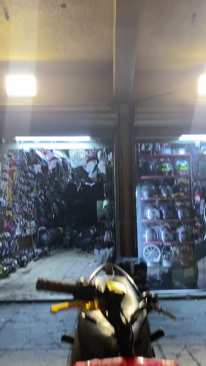 سلام عليكم دراجه ماكس عدله للبيع دراجه ٥٥شلعه معدل دراجه بيه تزويد ذهبي دراجه منقصه اي شي مكاني بغداد حي العامل سعر ٦٠٠بيه مجال ***********
