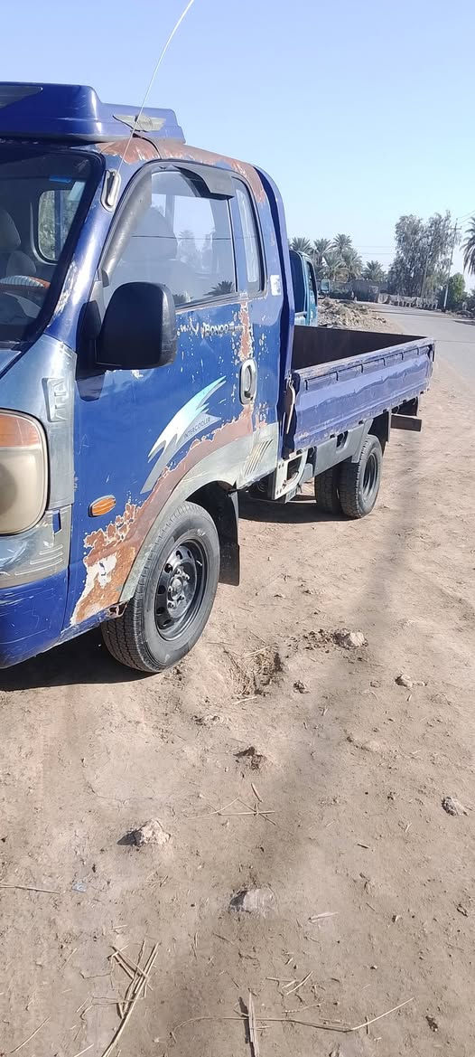 كيا حمل 2007 رقم انكليزي ب 70,وبيها مجال مكان ديوانيه اتصال***********
