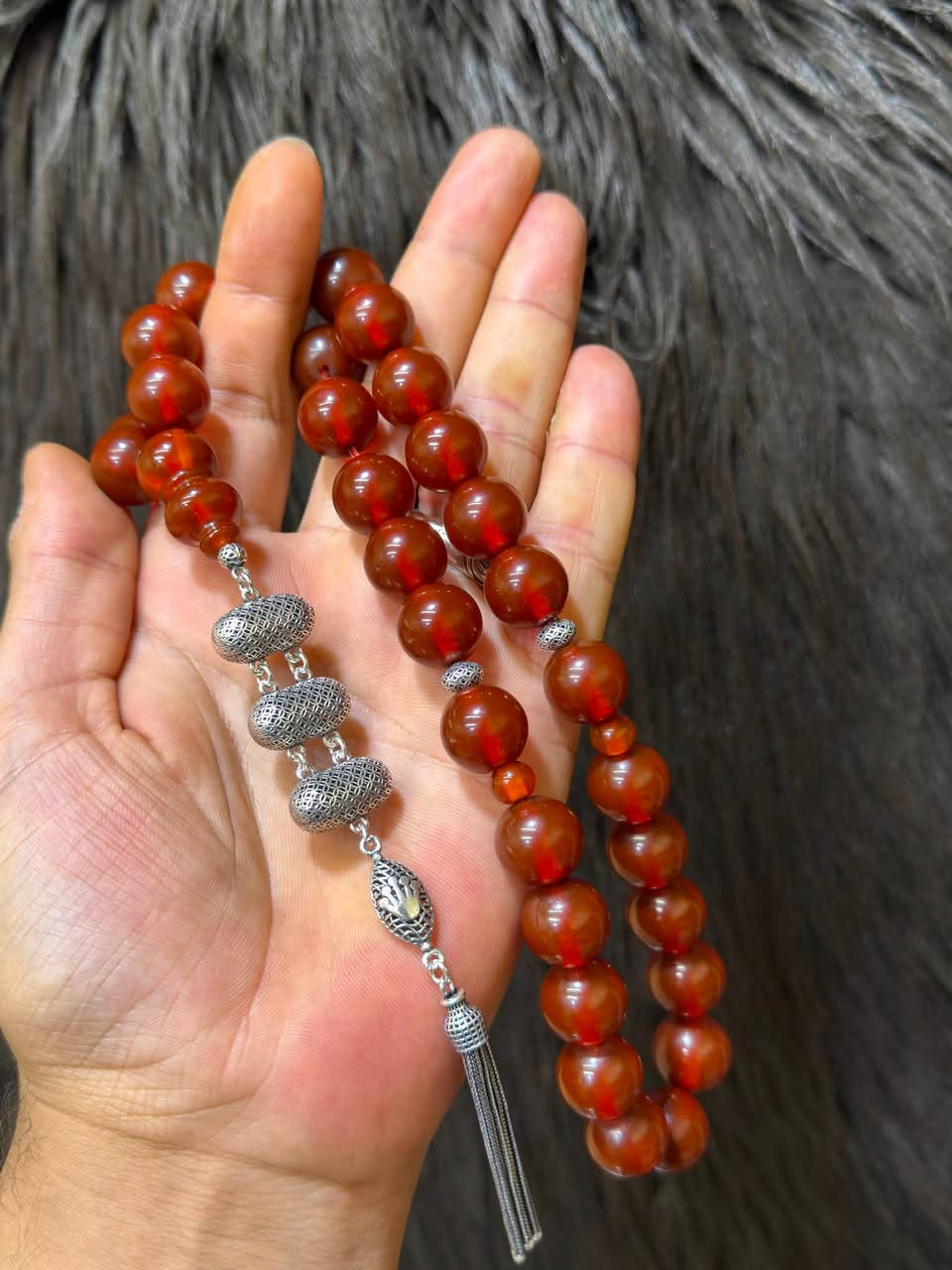 بكلايت قديم عقود لون مميز 😍📿✨
حجم راهي ‫16‏×15‬ ملي 33 حبة
‏كركوشة وفواصل فضة 925 عالي الجودة 
.
.تواجد تركيا عنتاب  الشحن متوفر 

.
.


**إذا كنت صاحب هذا الإعلان وتريد حذفه لأي سبب، رجاءا أرسل رسالة إلى الدعم الفني**