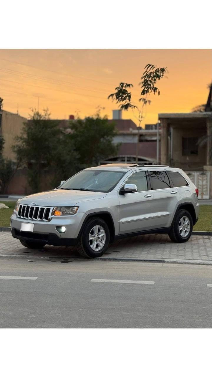 السلام عليكم
للبيع #فقط جيب كراند شيروكي ادوات ادوات كصة جنطة موديل 2012 لون سلفري متومة ارقام وسنوية شمالي على رقم الشاصي فول مواصفات لمتد 1/1 
فتحة سقف 
تحكمات استيرن
تدفئة تبريد بالكشنات تدفئة بالستيرن حساسات خلفيه 
تشغيل عن بعد 
اشارة بالمري 
رادار امامي خلفي 
بصمة ابواب 
شاشة قلاب كشنات خزن ميموري عند وضعية الجلوس 
استيرن كهربائي
صندوق كهربائي شفط صوت دمام مجسم حداديه وتايرات جدد
السعر ##68 وبيها مجال  قليل حك الجيه مكان السيارة محافظة ميسان 
***********
