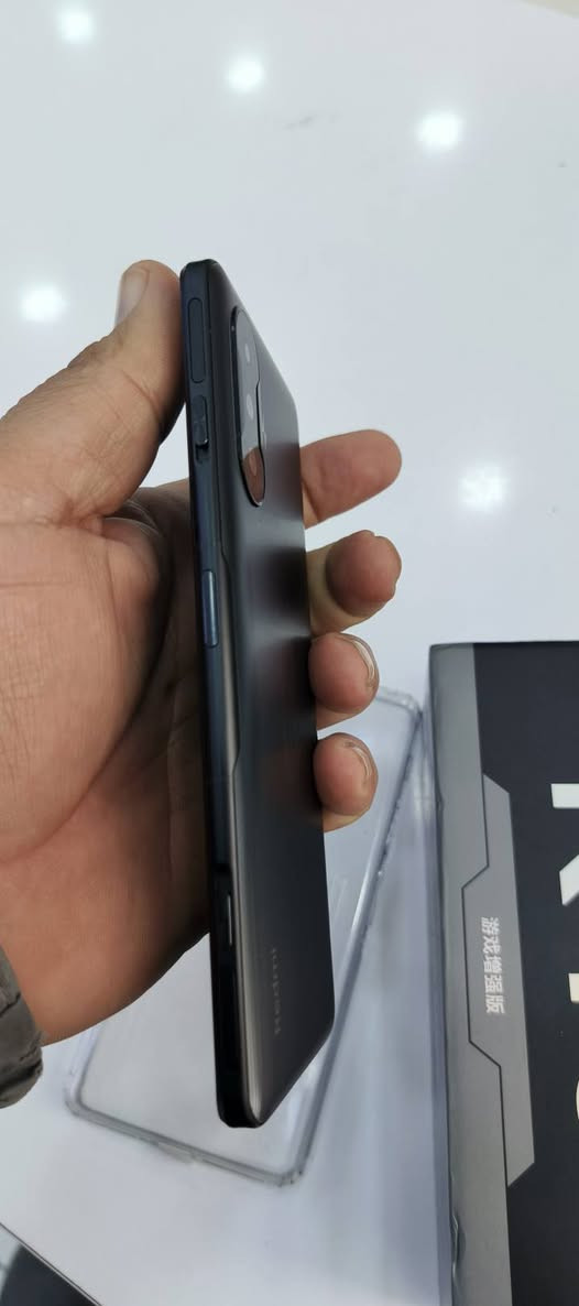 كي 40 كيمنك ذاكرة 256 رام 12 مستخدم شهر اخو الجديد شخط ما بي وغراضة كامل سعرة 250 وبي مجال بسيط وبي شفتات مال العاب يفتح 120 فريم بوبجي *********** كركوك, العراق
