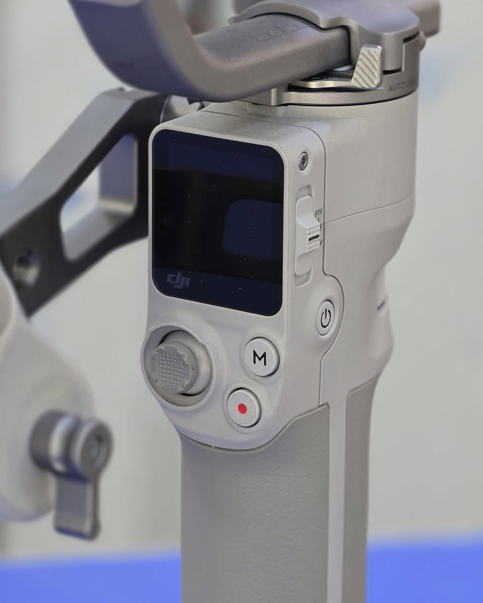 للبيع
DJI RS 4 Mini  COMBO


**إذا كنت صاحب هذا الإعلان وتريد حذفه لأي سبب، رجاءا أرسل رسالة إلى الدعم الفني**